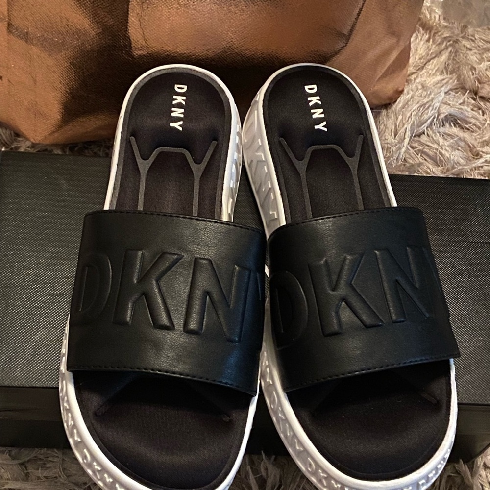 Donna Karan sandals, brand new - Picture 4 of 6